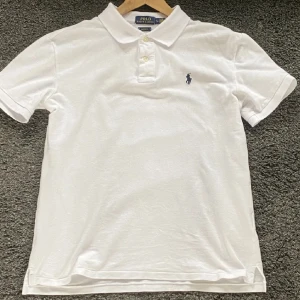 Polo Ralph lauren - Sparsamt använd, skick 9,10 Säljes pga för stor.