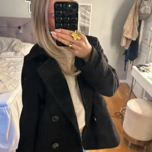 Kappa - Säljer en så fin kappa perfekt till vår och sommar. Storlek 34☺️