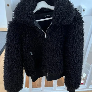 Teddyjacka - En jättefin teddyjacka som inte kommer till användning 