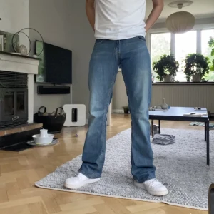 Levis jeans 527 - Ett par fetta Levis jeans, använd ett par gånger.(OM DU VILL HA MER BILDER SKRIV PRIVAT)