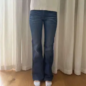 Fina diesel jeans i måtten längd:102 midja:34 Innerben:78