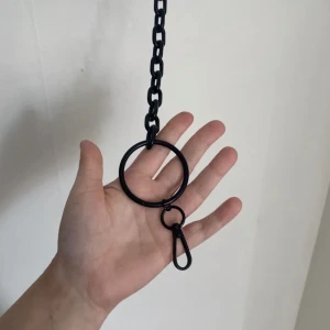 Svart kedja - En svart kedja som aldrig kommer till användning. Använd gärna köp nu!