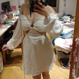 Sommarklänning - Jättefin sommarklänning som bara användts en gång☀️🌷