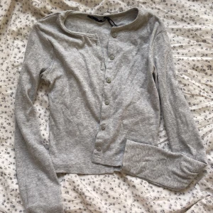 Grå kofta - Jättefin grå kofta, använd 1-3 ggr