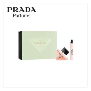Säljer ett helt nytt parfym sett i Prada paradox 50ml + 10ml. Boxen är värd 1900kr och är en limiterad utgåva!!