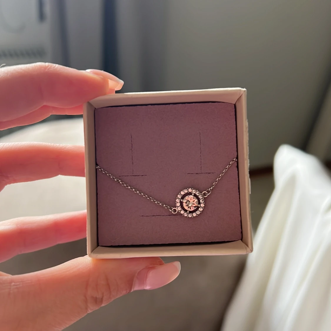 Lily and rose halsband