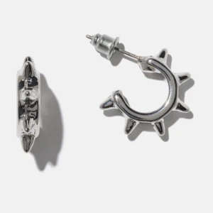 Örhängen  - Säljer ett par fina örhängen från Ur&Penn. De är använda 2-3 gånger och är rengjorda. 