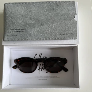 AY S solglasögon - Nyskick 