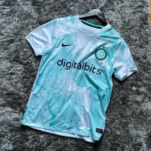 Inter fotbollströja  - Fotbollströja äkta och ny skick