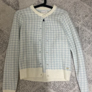 Kofta  - Så fin men kommer inte till användning så är i så fint skick! 