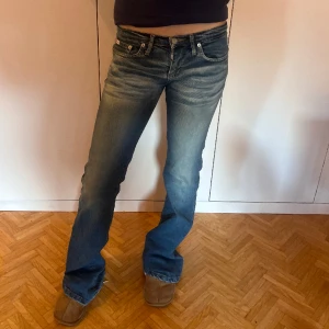 Lågmidjade bootcut jeans - Lågmidjade bootcut jeans! 