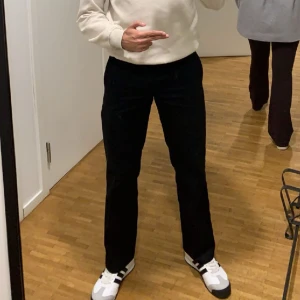 Dickies byxor - Mina favorit byxor i märket dickies, säljer då de är för små på mig nu dessvärre. Felfri skick. Storlek 29x31, har fler bilder ba att hojta.