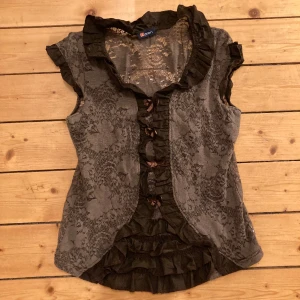 Spets tröja - Gullig tröja i spets. Storlek S ☘️