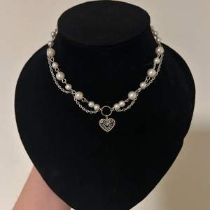 Handgjort halsband ๑ᵔ⤙ᵔ๑ Kontakta mig innan du köper ✮⋆˙