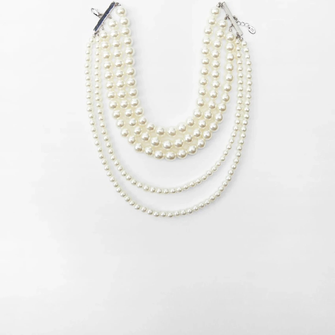 Söker Pärlhalsband zara