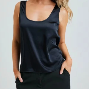 Fest topp  - Säljer denna fest topp från BikBok i storlek XS. Helt ny med prislappen kvar. Säljs för 150kr+frakt