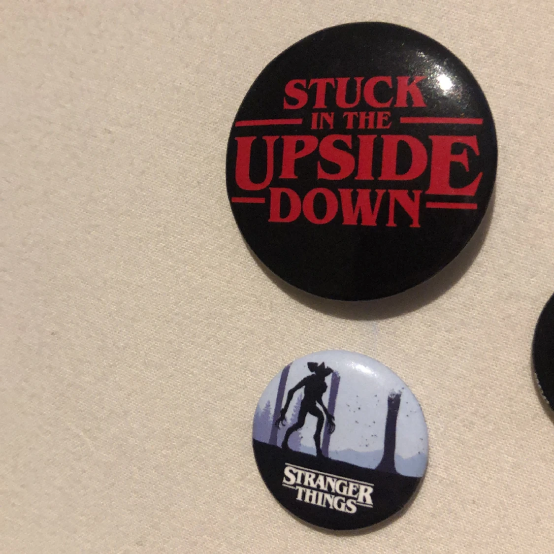 Stranger things knappar  - 90