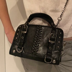 Väska zara - Väska ifrån zara i jättebra skick!🥰