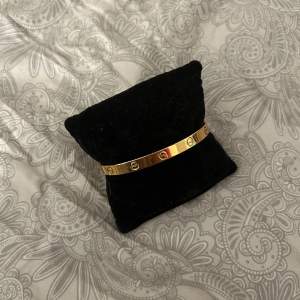Cartier armband, gulddoppad.🌸
