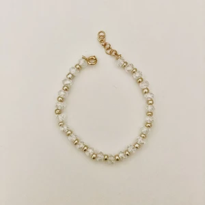 Pärlarmband Armband  - Handgjort pärlarmband med guld och genomskinliga pärlor. Tryck på köp nu om du vill köpa❤️