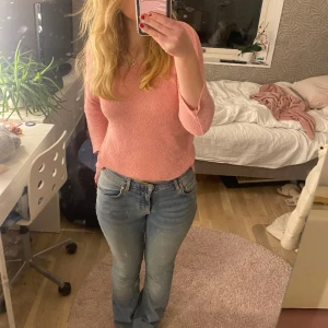 Rosa tröja - Jättefin rosad stickad tröja ifrån Gina Tricot. Perfekt till våren då den är lite tunnare💕