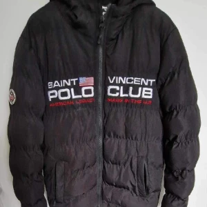 Polo club Jacka  - En snygg polo club jacka till ett billigt pris.