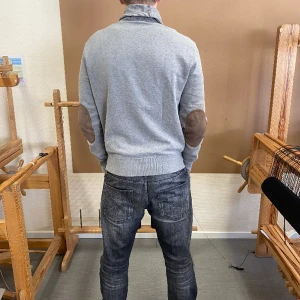 Polo Ralph lauren tröja - Säljer nu denna polo Ralph lauren tröjan, väldigt klassisk i stilen.   Säljer endast för att den inte passar.   Storlek M 