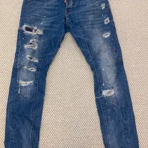 Dsquared Jeans Size 48 Knappt använd  Betalning sker via swish 