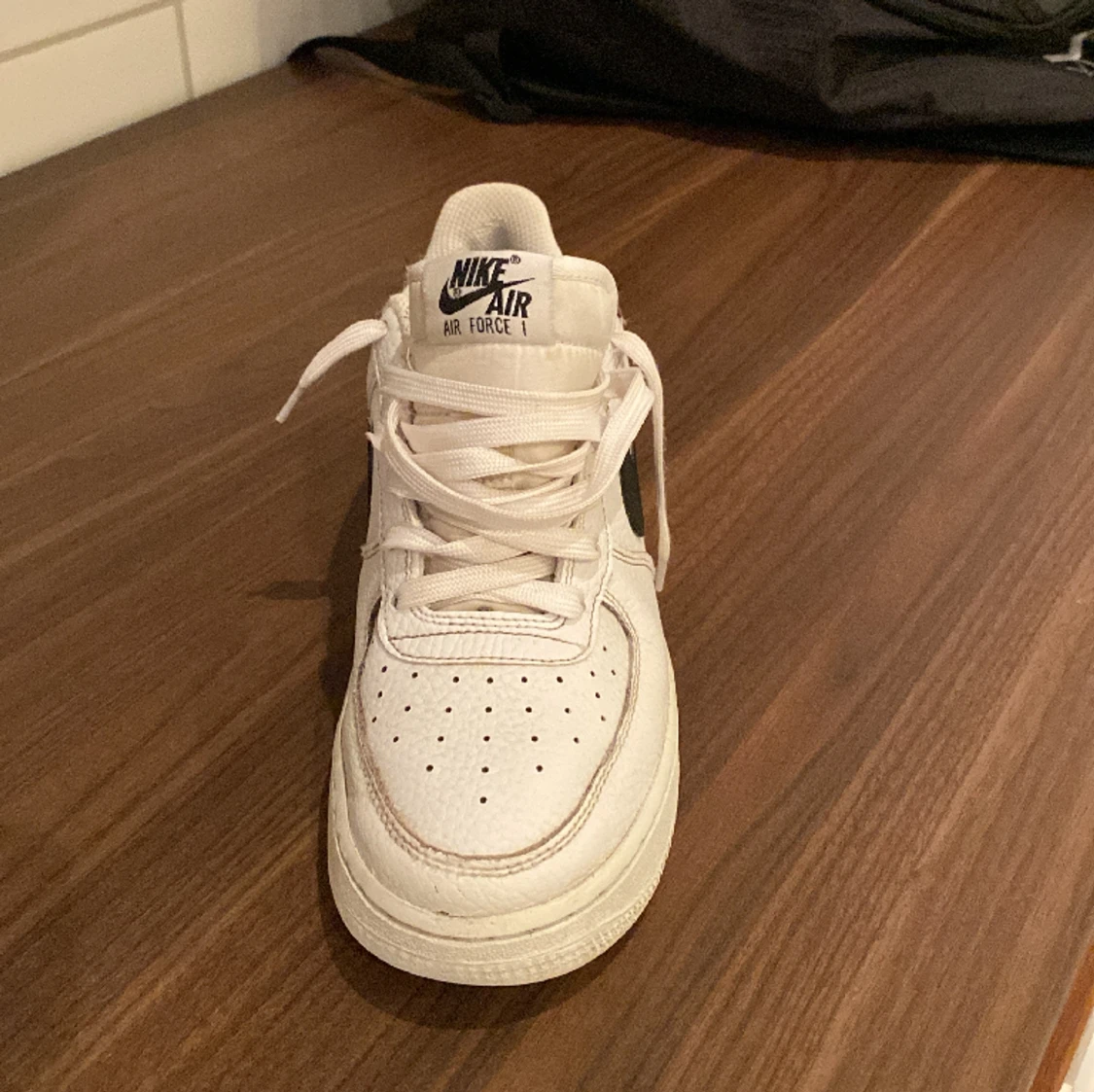 Nike Air force 1 Svart & vit  - 90