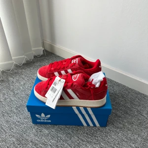 Adidas campus 00s - Helt nya och oanvända, säljer då de var förstora för mig