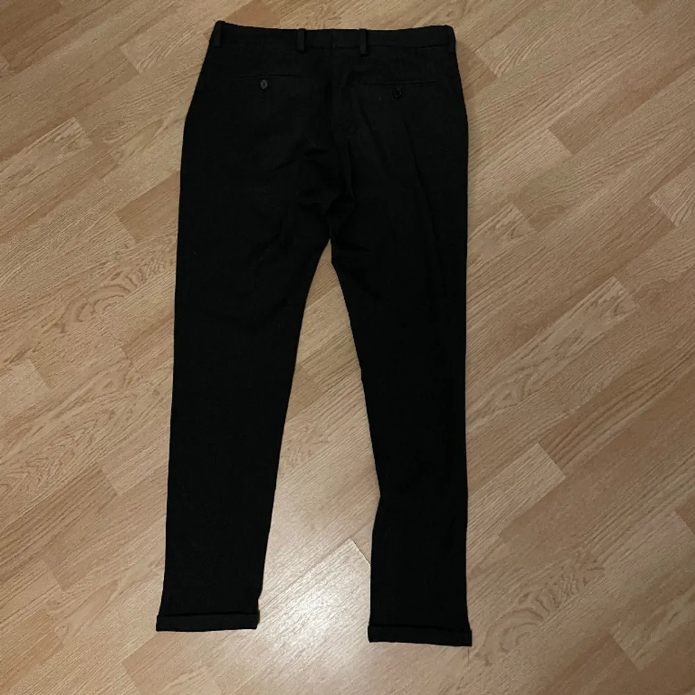 Skick 9/10. Nypris 1200kr. Hör av dig för mer frågor!. Farkut & Housut.