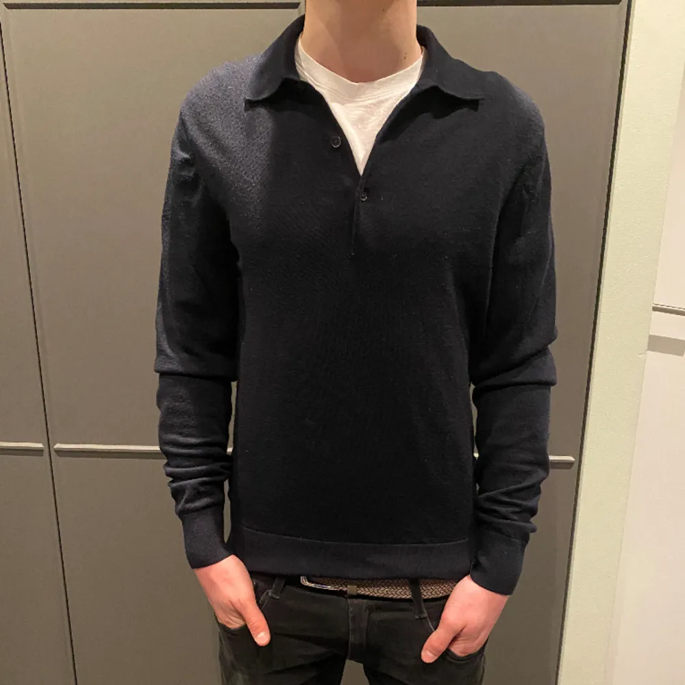 Säljer nu min riktigt sköna långärmade merinoull pike från Uniqlo. Skicket är väldigt bra. Storlek S | Nypris 500kr | Vårat pris 199kr. Modellen är 176cm. Hör av er vid minsta funderingar.. Tröjor & Koftor.