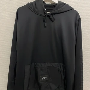 Nike hoodie / huvtröja  - Storlek: L. Nypris: 749kr.
