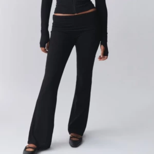 Svarta yoga pants Gina - As snygga säljer för har dubleter ny skick🥰