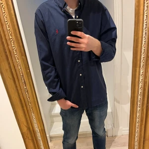 Ralph Lauren Skjorta - Fin Ralph Lauren Skjorta, strl XL. Inga defekter, hör av er vid funderingar!