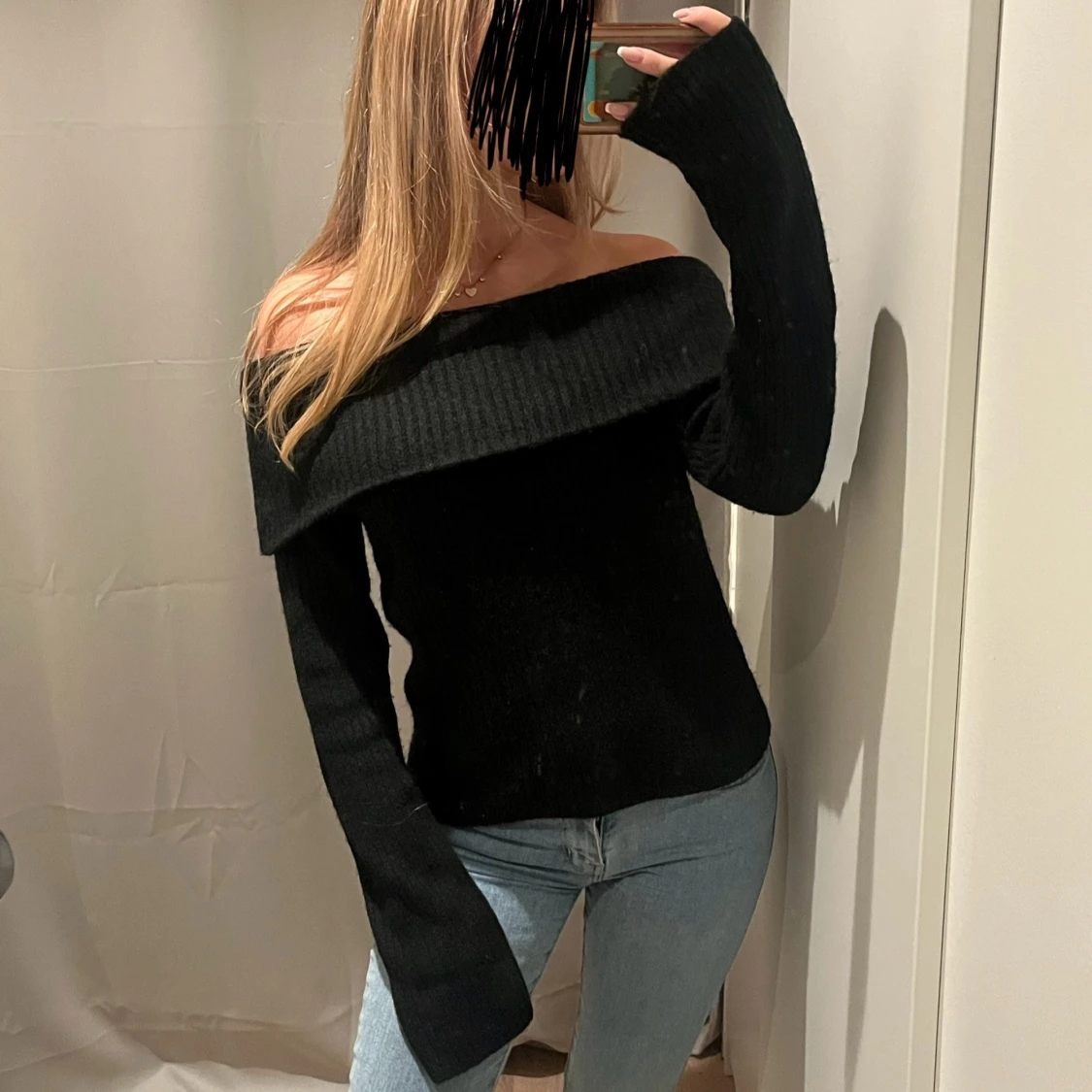 Svart offshoulder tröja - 1