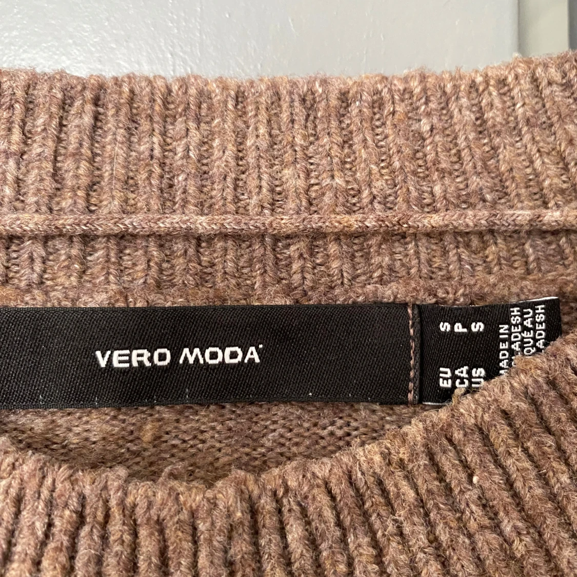 Brunrandig tröja från Vero Moda - 3