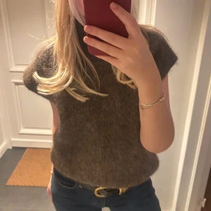 Brun stickad väst - Brun stickad väst från Wera såå snygg!
