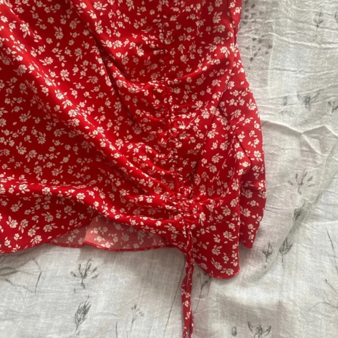 Röd blommig kjol från Shein - 2