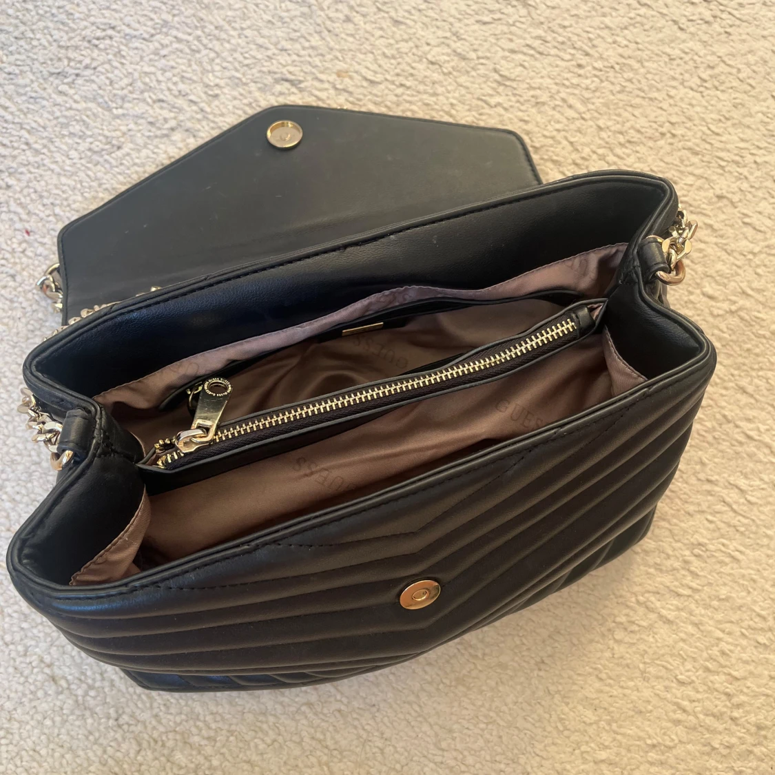 Guess handväska - 4