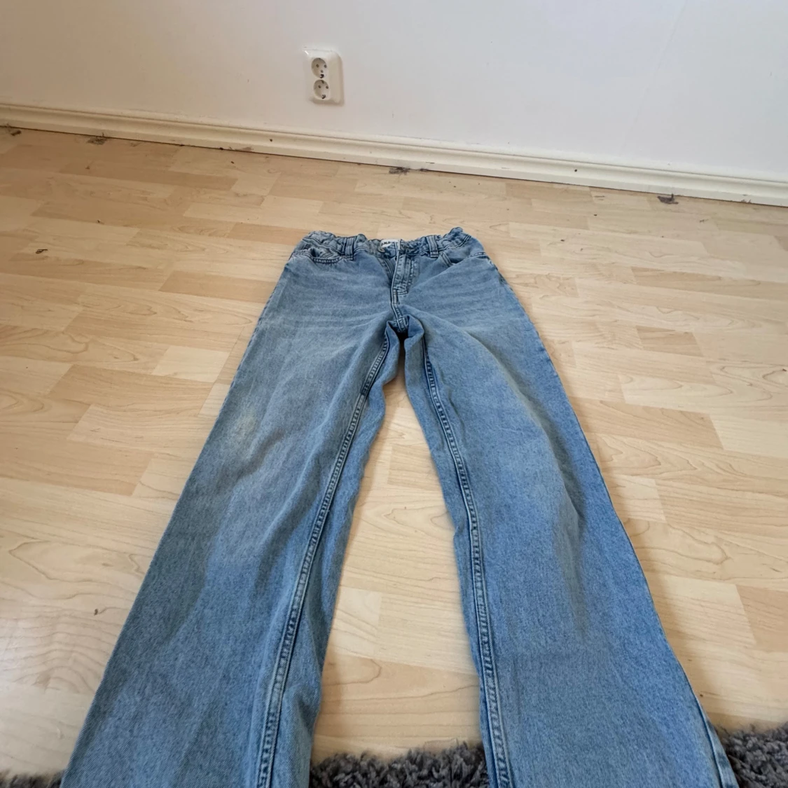 Blå jeansbyxor från L.M.D