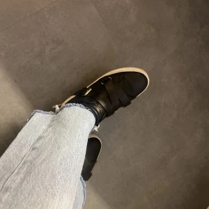 Svarta sneakers från Valentino storlek 36 - valentino ord pris 6000 säljer 1500