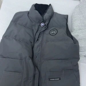 Canada Goose väst - Canada goose väst 