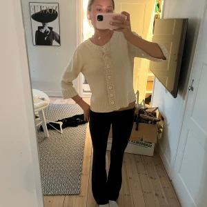 Trekvartsärmad kofta - Sååå fin!!