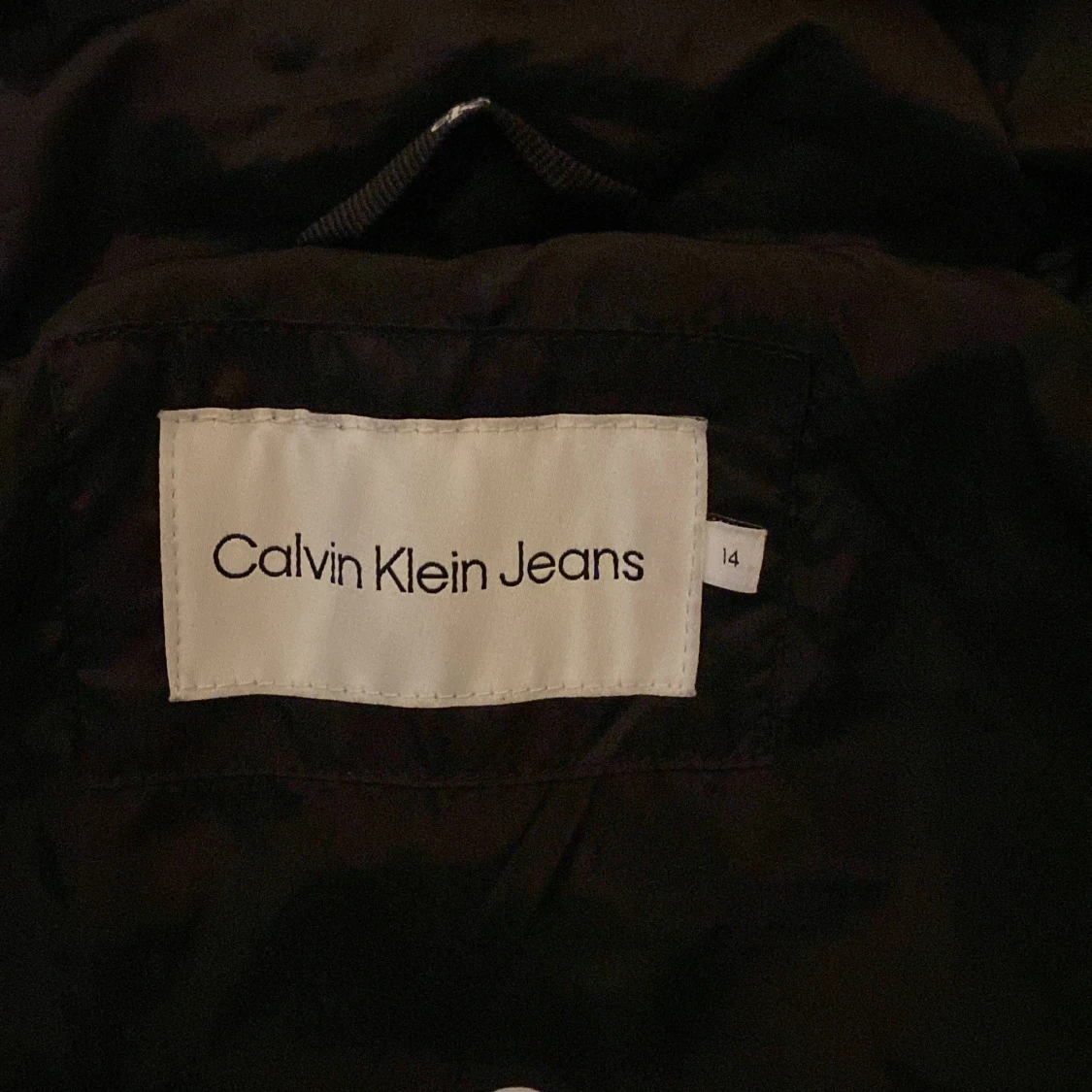 Svart pufferjacka från Calvin Klein - 93