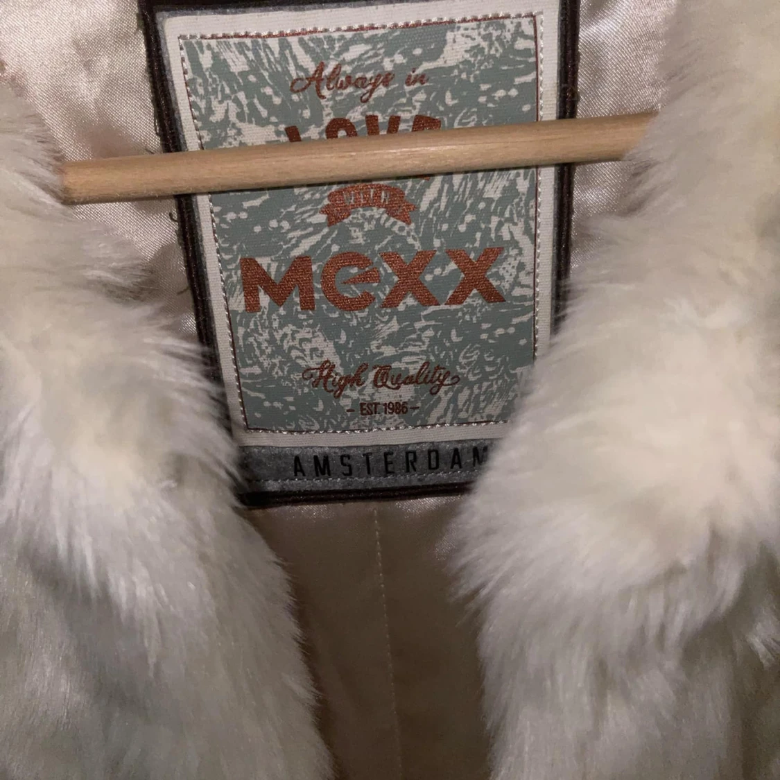 Beige pälsjacka från Mexx - 44