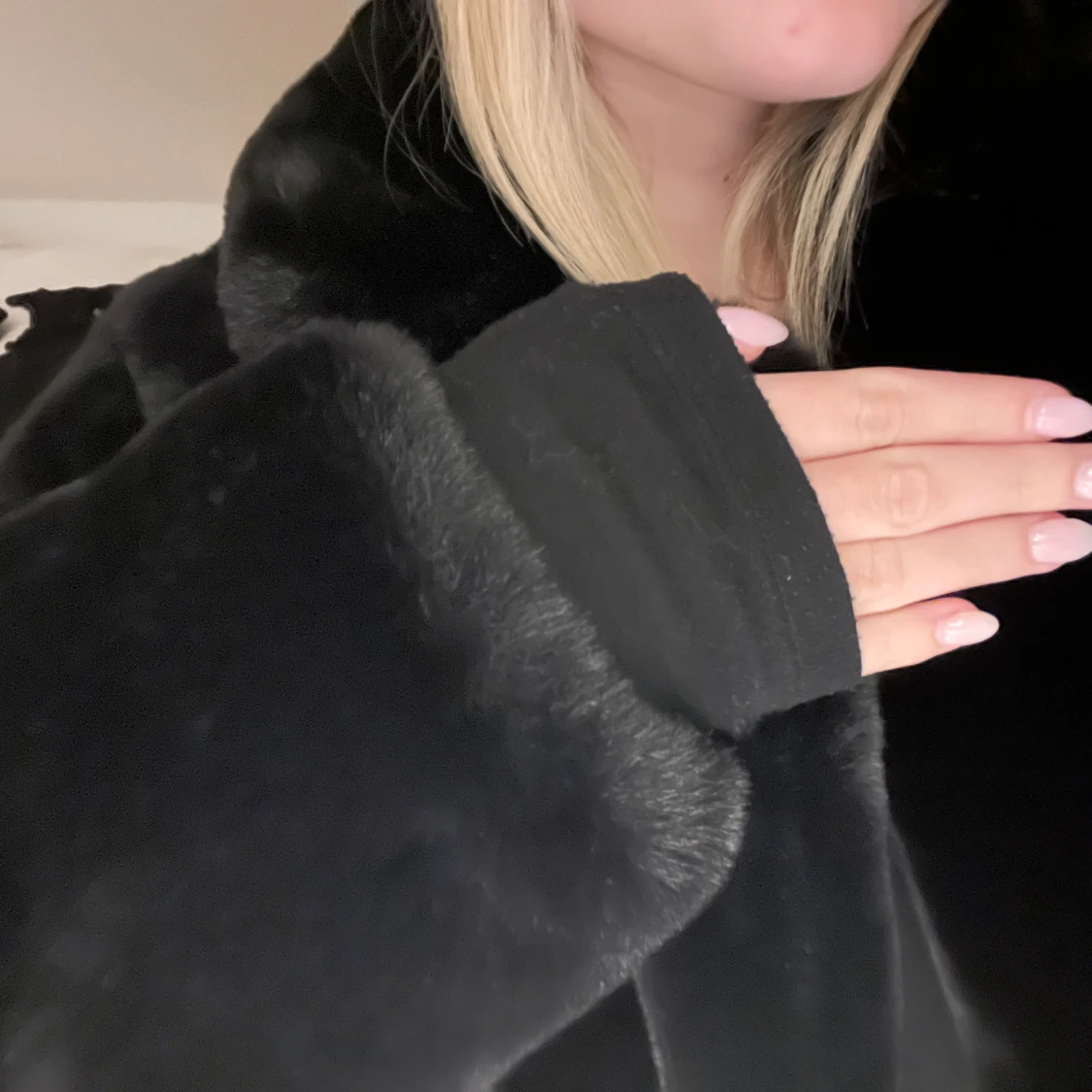 Svart pälsjacka - 90