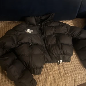 Jacka puffer  - Säljer denna fina puffer jackan då jag ej använder den längre. Passar xs/s