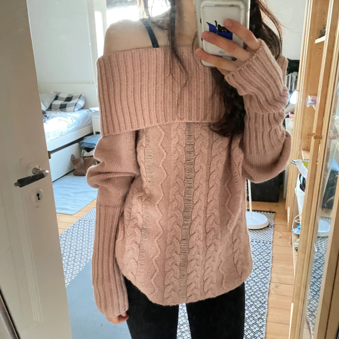 Rosa stickad off shoulder tjocktröja!