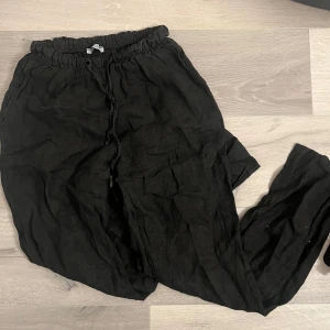 Design By Si linnebyxor  - Använda endast en gång, skrynkliga då de legat i garderoben 